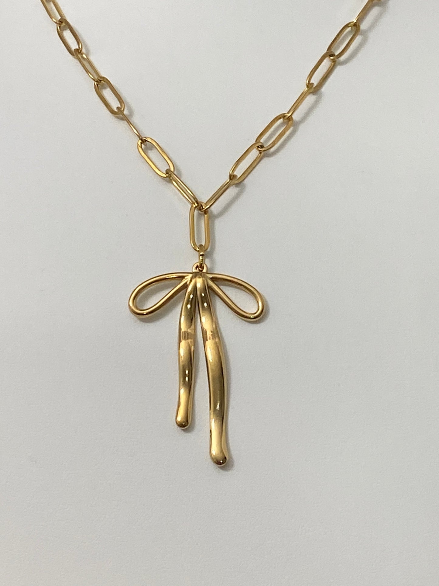 Bow Necklace