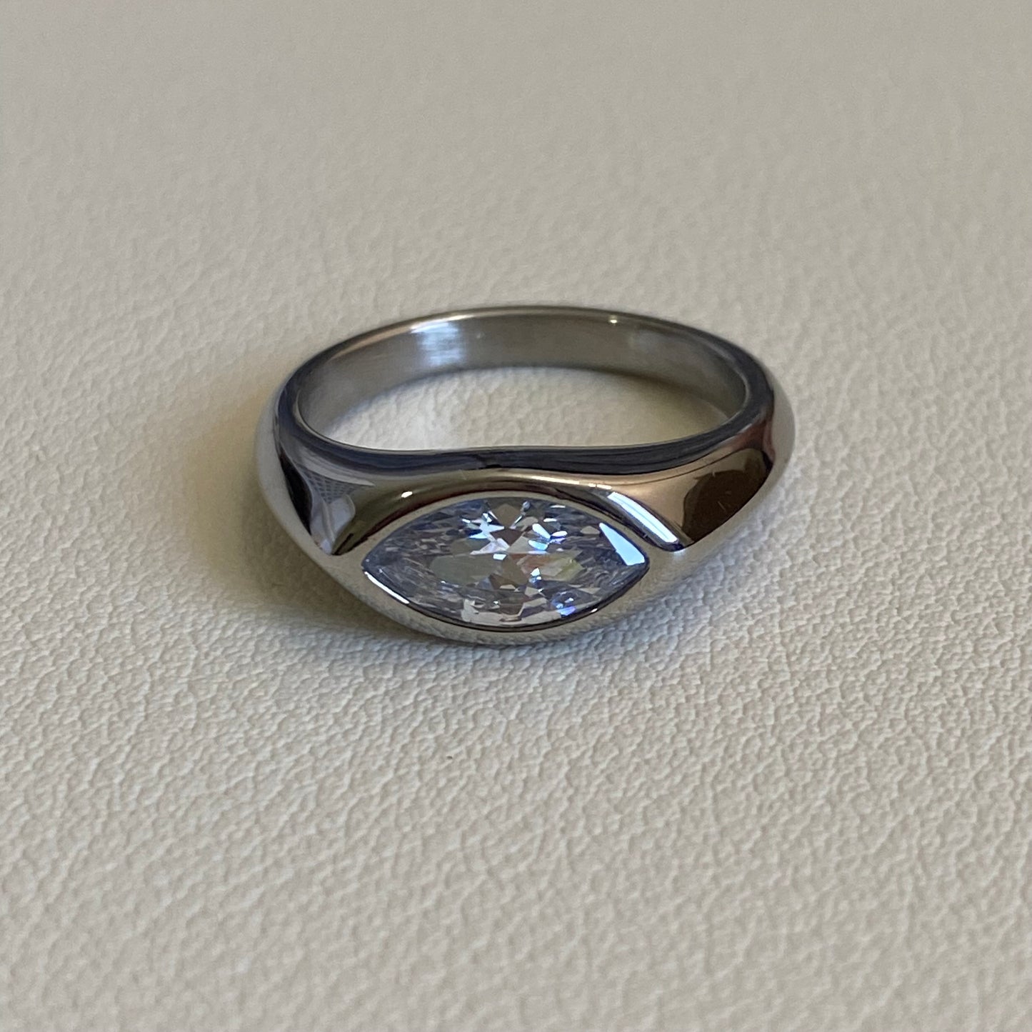Crest Ring