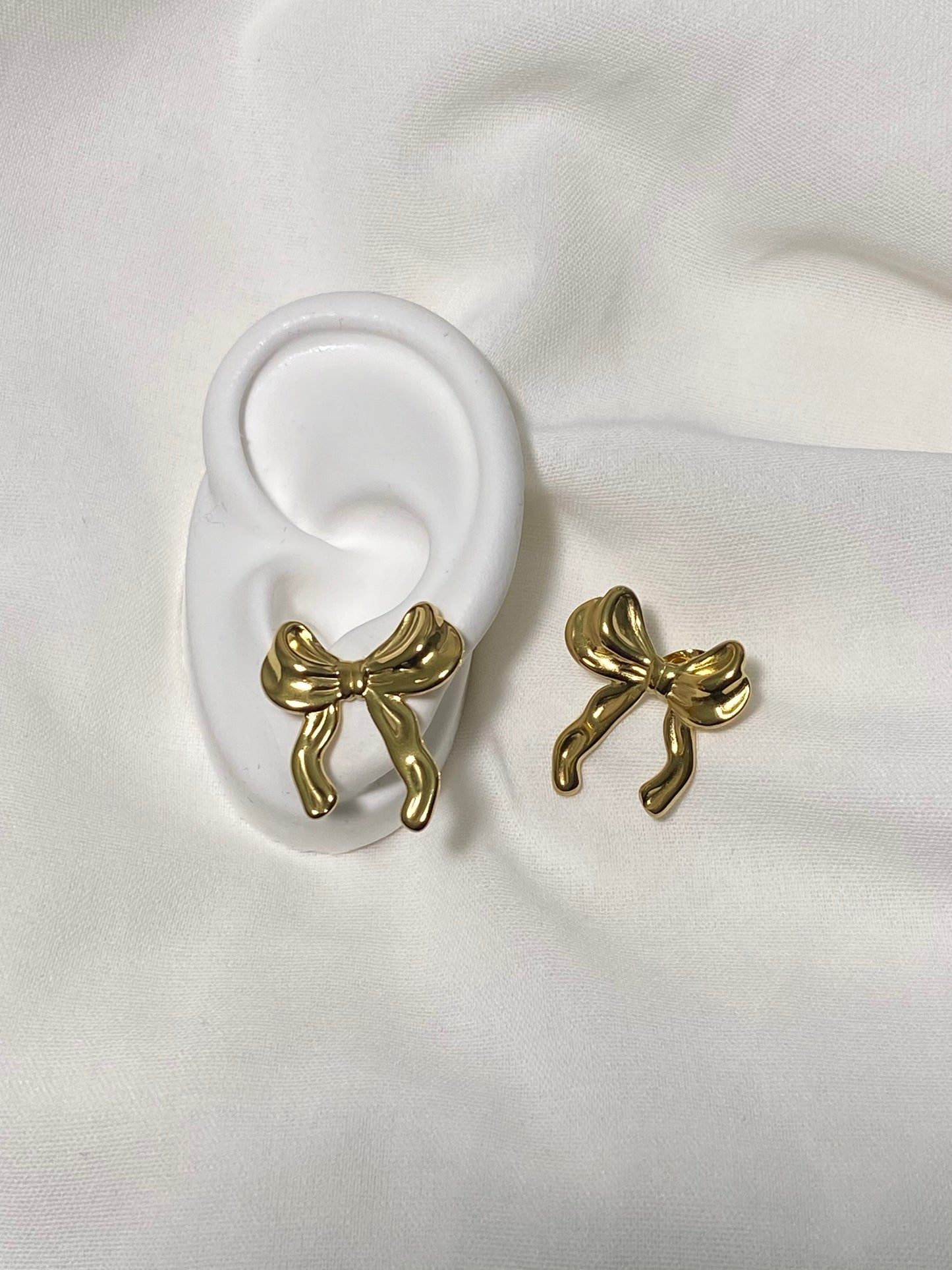 Stella Bow Studs