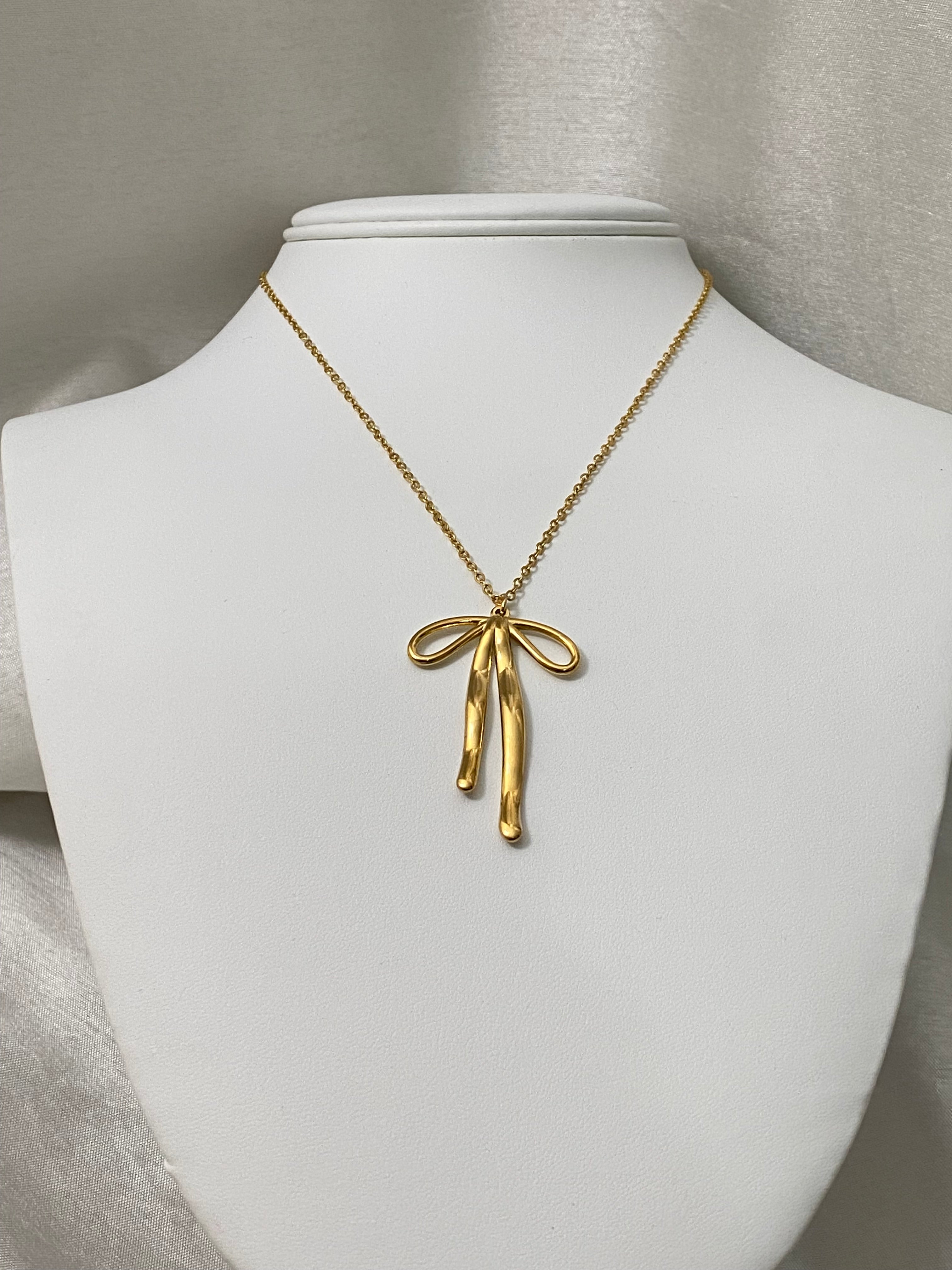 Big Bow Necklace in Gold