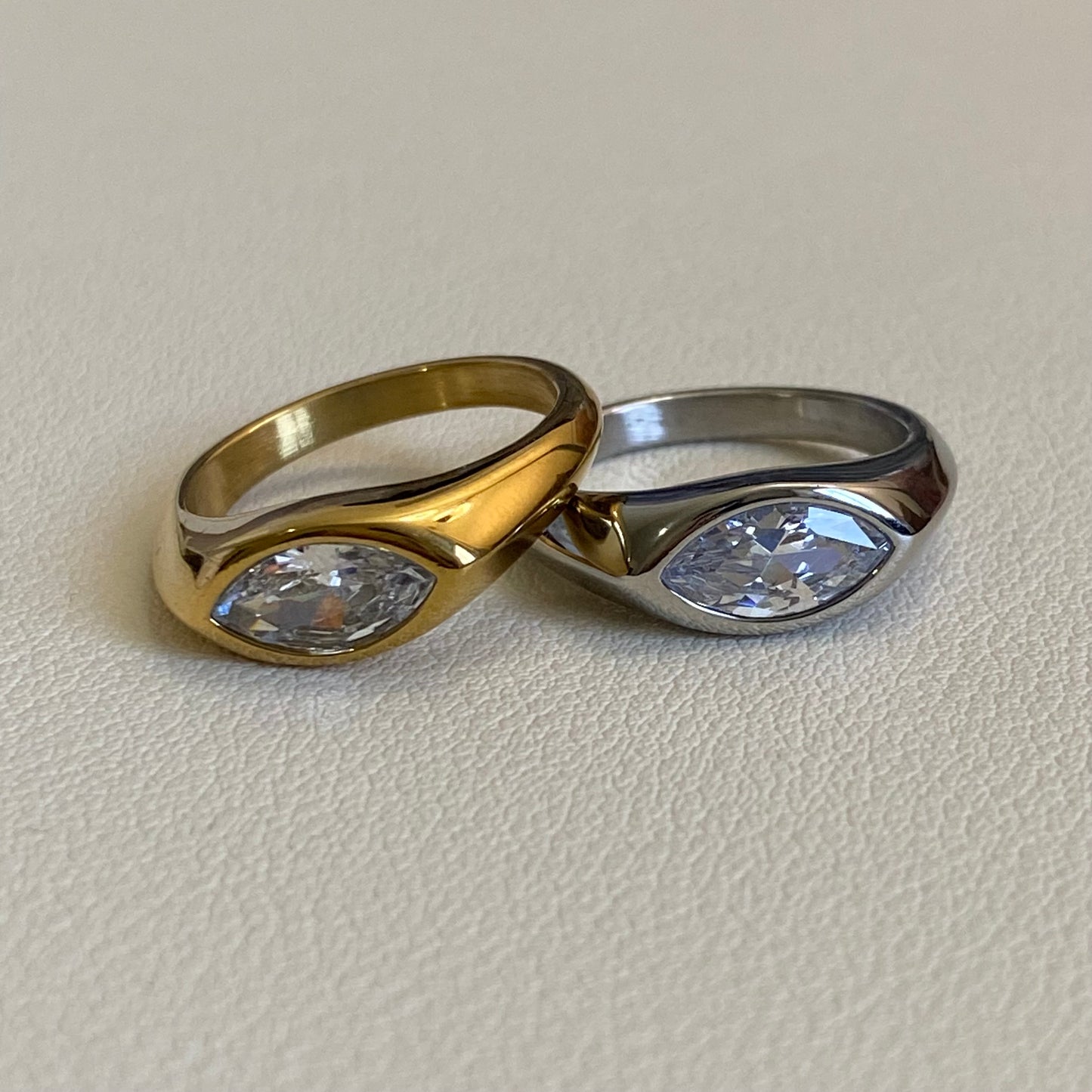 Crest Ring