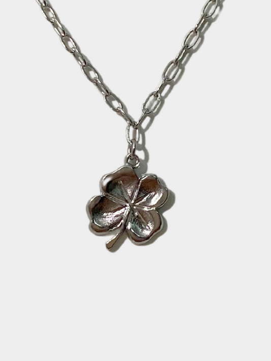 Clover Necklace in Silver