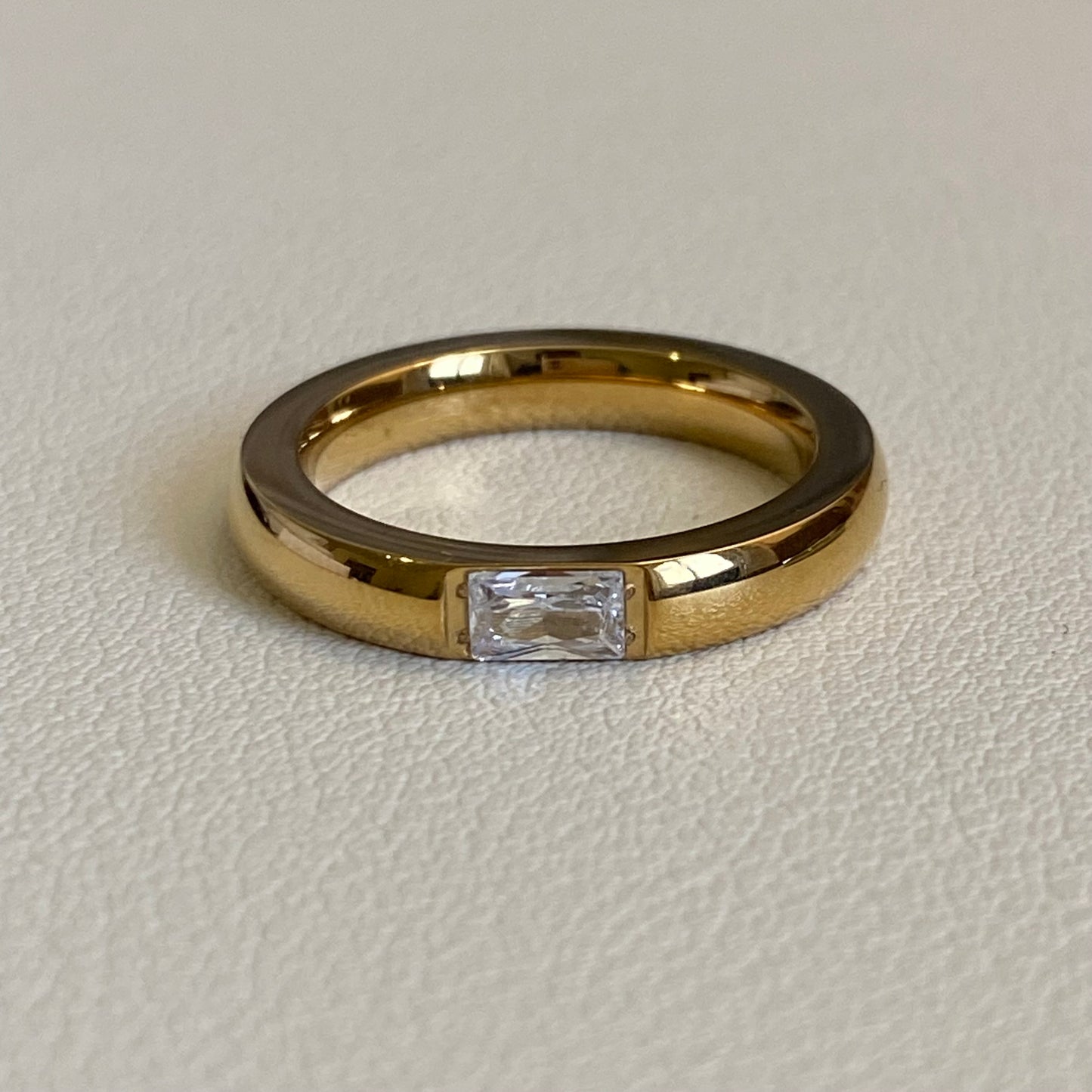 Suave Ring