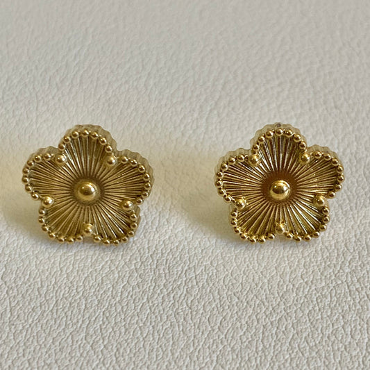 Gold Classivue Studs