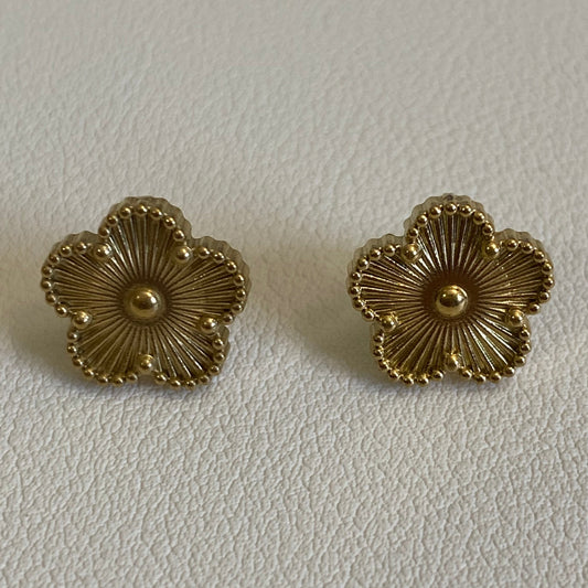 Gold Classivue Studs