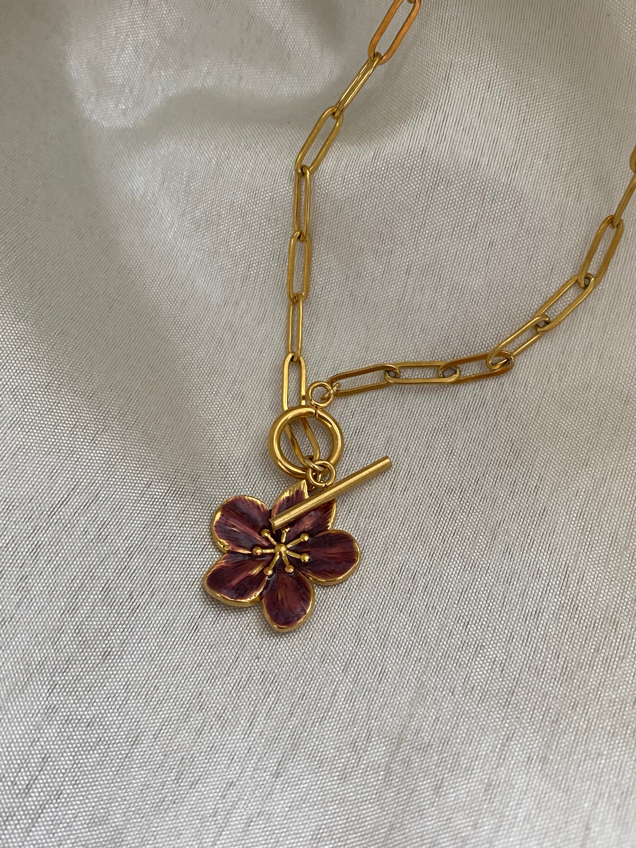 Sangria Beach Flower Necklace