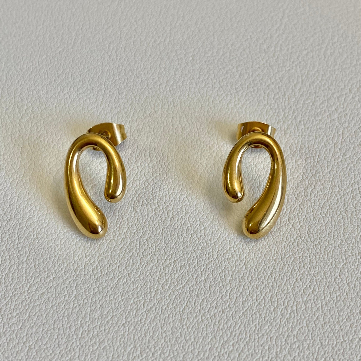 Wishbone Studs
