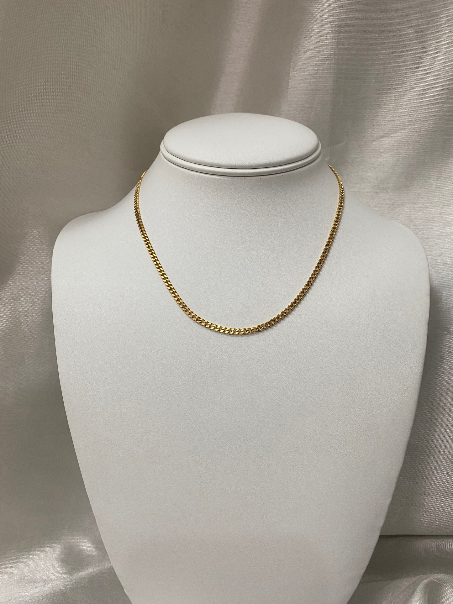 Essential Small Curb Necklace