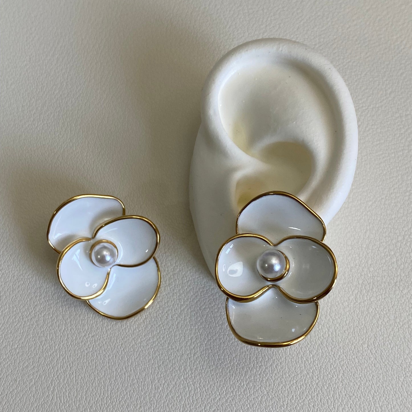 Pansy Pearl Earrings