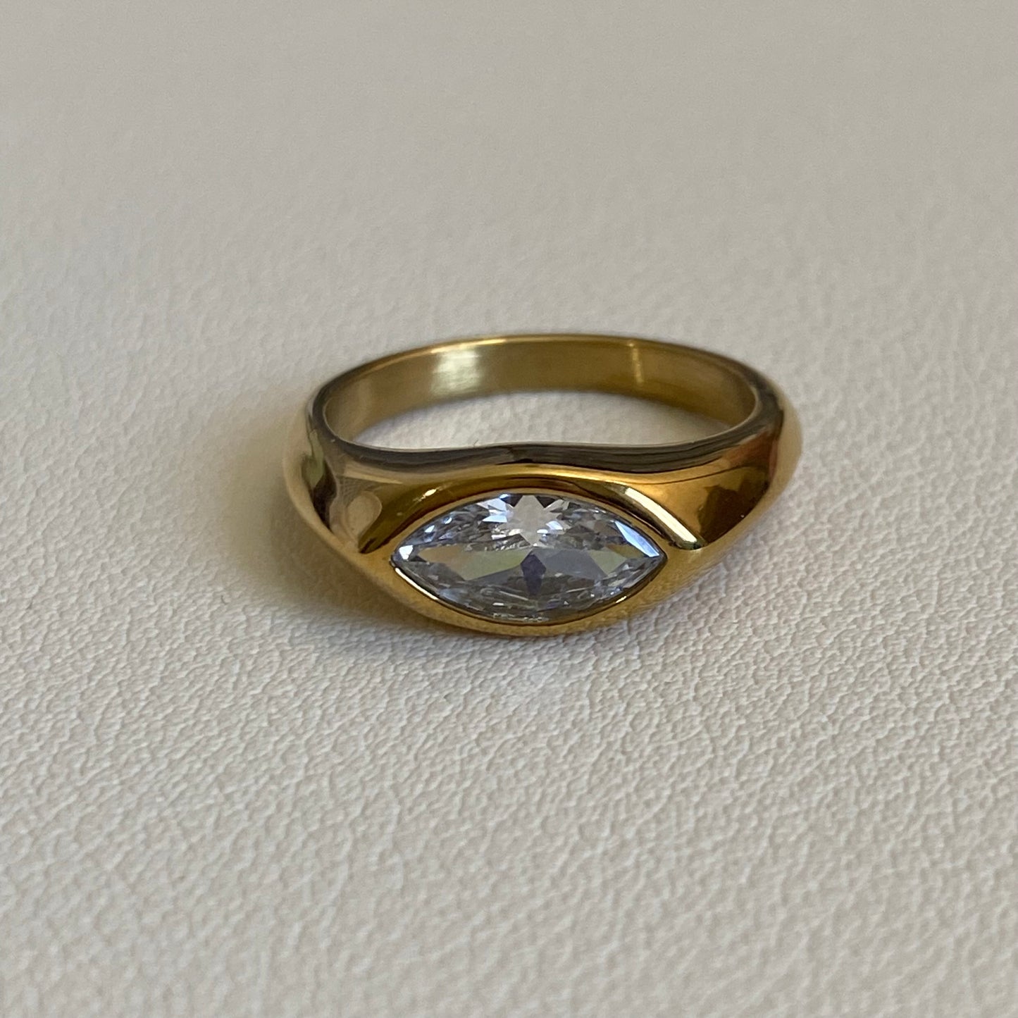 Crest Ring