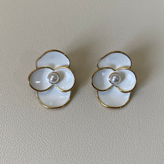Pansy Pearl Earrings